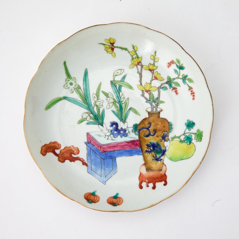 A Pair of Chinese Enameled Porcelain Dishes - 图2
