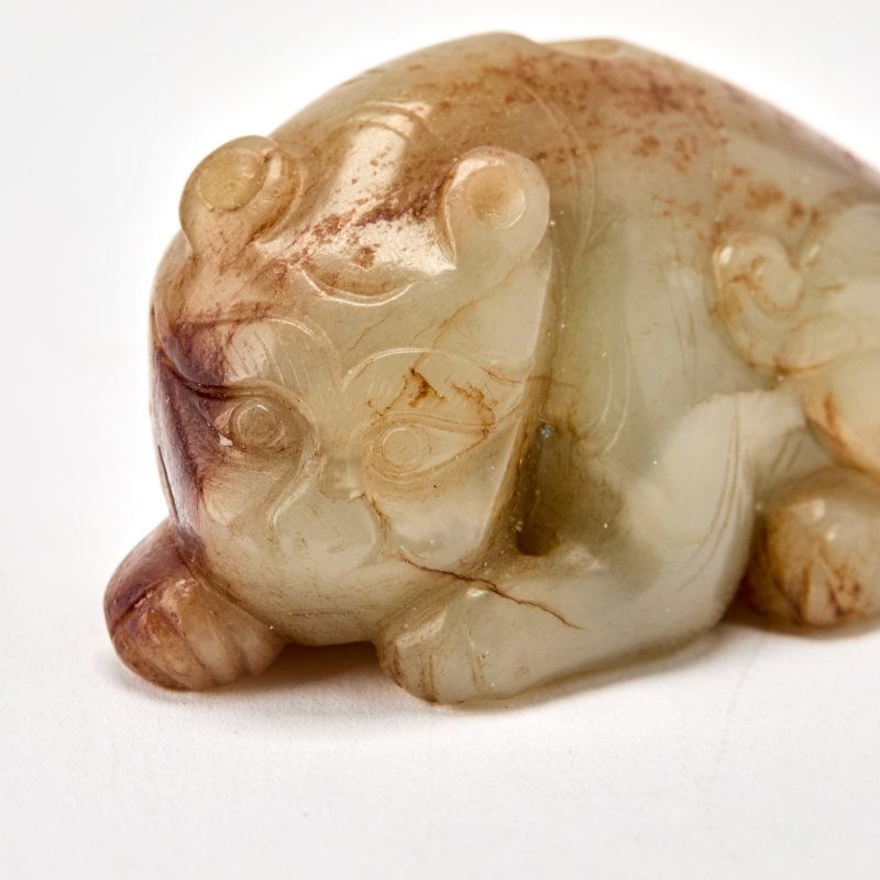 A Chinese Celadon Jade Toggle of a Tiger - 图6
