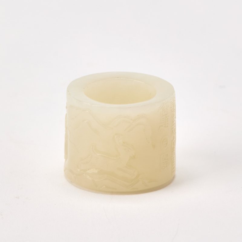 Two Chinese Carved White Jade Thumb Rings - 图2