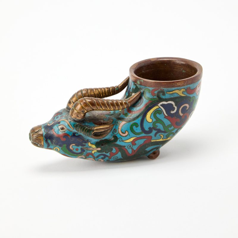 A Pair of Chinese Cloisonné Enamel Ram-Head Cups - 图2