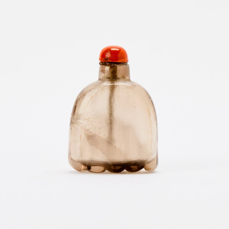 A Chinese Carved Smoky Crystal Snuff Bottle - 图2