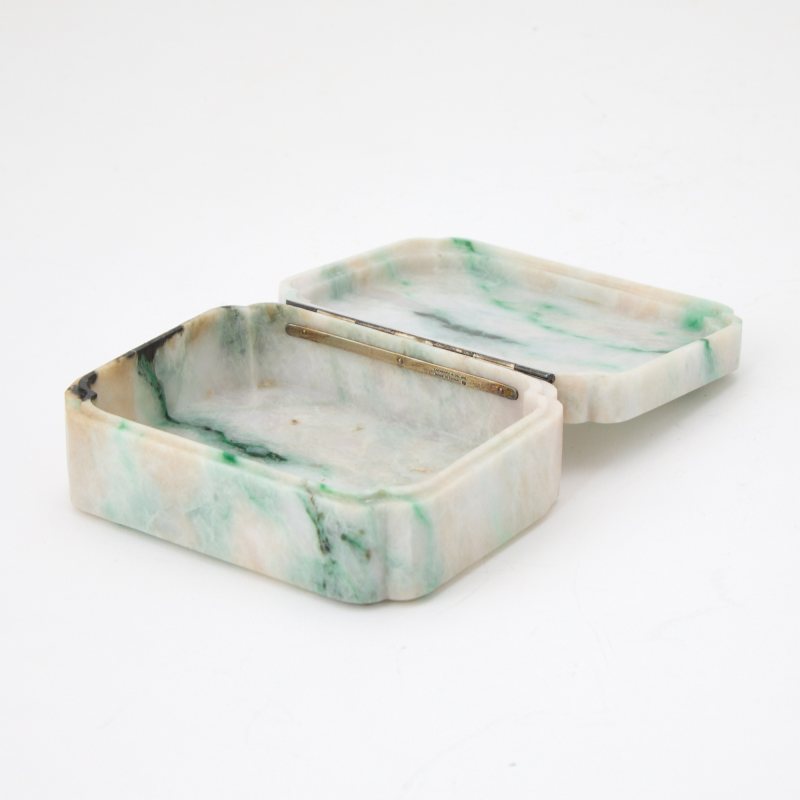 A Chinese Silver-Mounted Jadeite Box - 图2