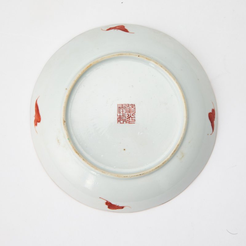 A Pair of Chinese Enameled Porcelain Dishes - 图3