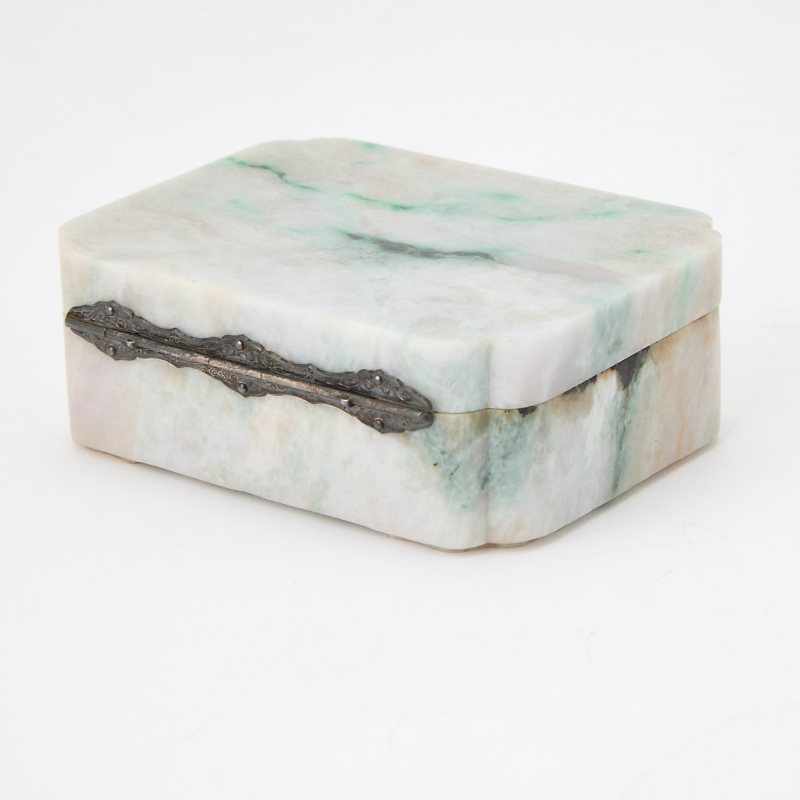 A Chinese Silver-Mounted Jadeite Box - 图3