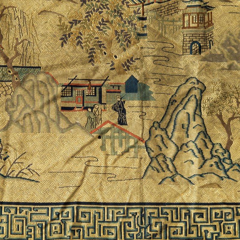 A Chinese Brocade Silk Table Frontal - 图2