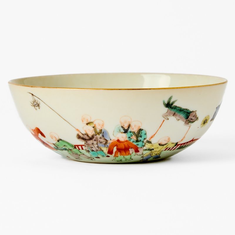 A Chinese Enameled Porcelain Bowl