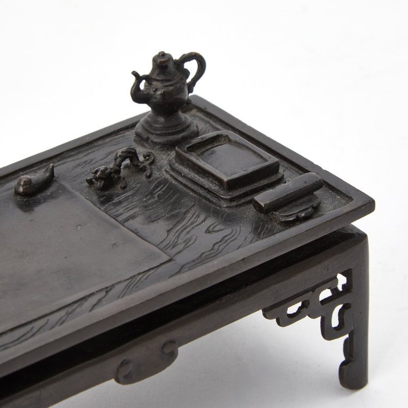 A Chinese Bronze Table-Form Inkstone - 图2