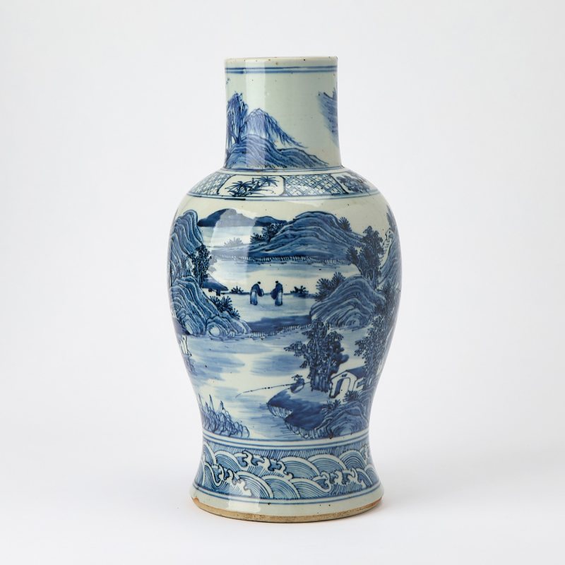 A Chinese Blue and White Porcelain Vase - 图3