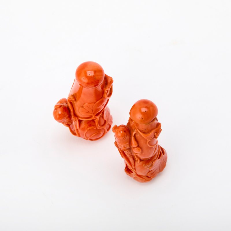 A Pair of Chinese Carved Coral Snuff Bottles - 图4