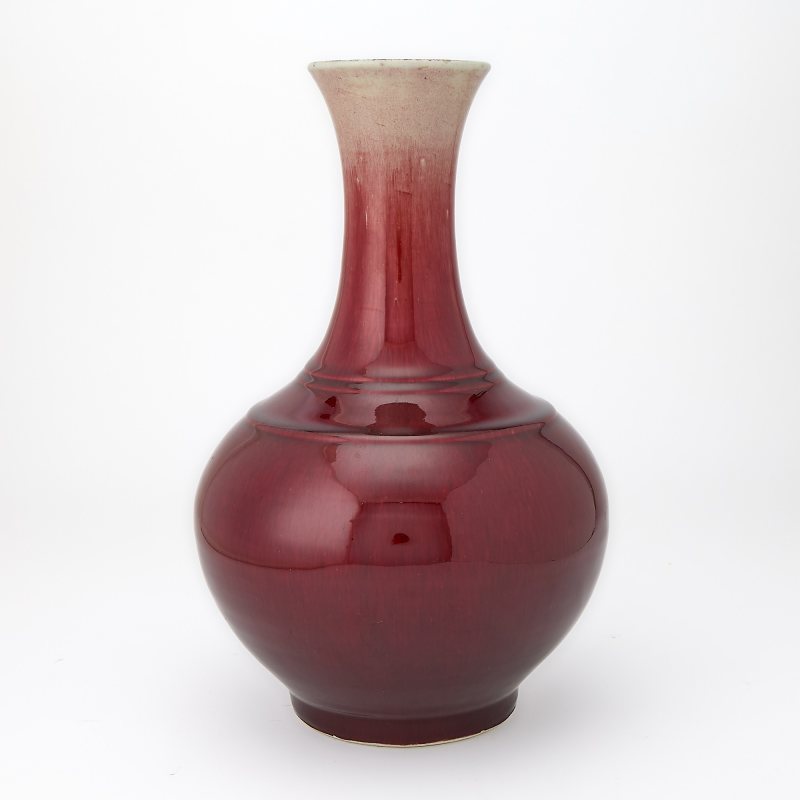 A Chinese Copper Red Glazed Porcelain Bottle Vase - 图2