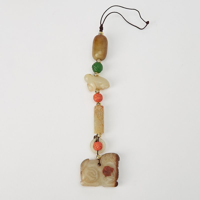 A Chinese String of Jade and Coral Pendants - 图2