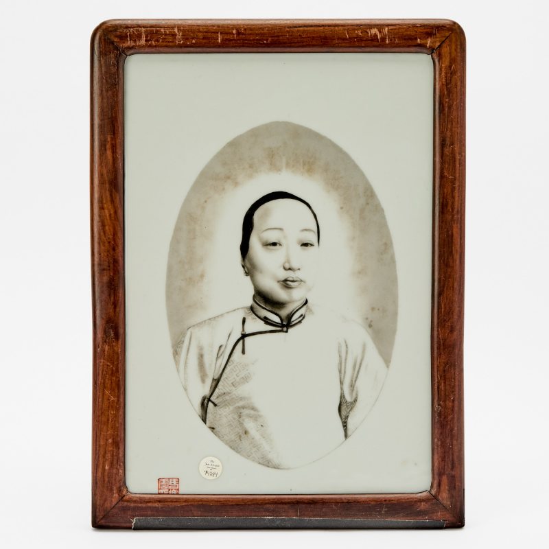 A Chinese Grisaille-Decorated Porcelain Plaque