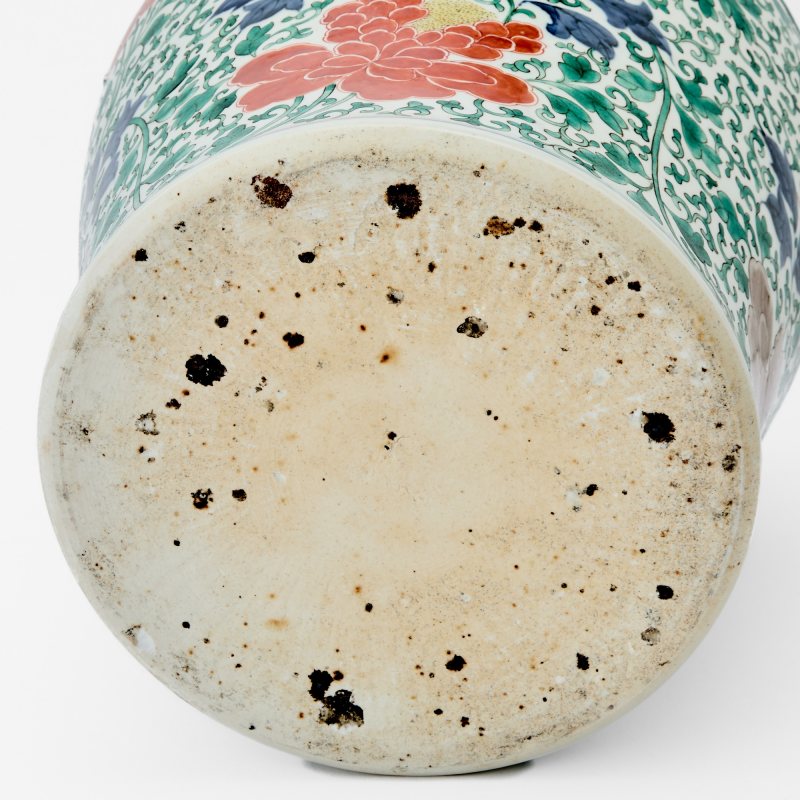 A Chinese Wucai Porcelain Jar and Cover - 图6