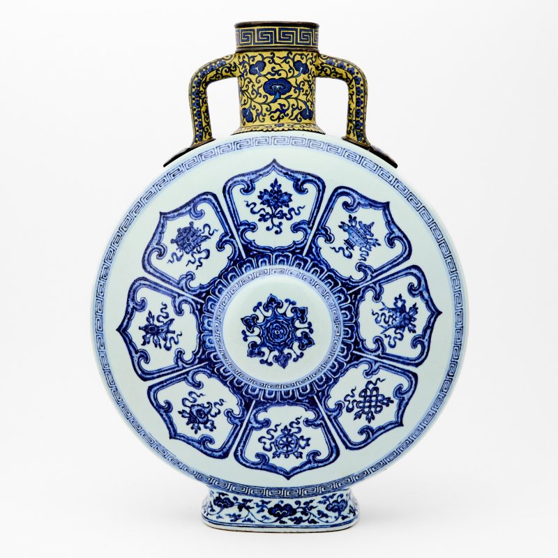 A Chinese Ming-Style Blue and White Porcelain Moon Flask, Bianhu