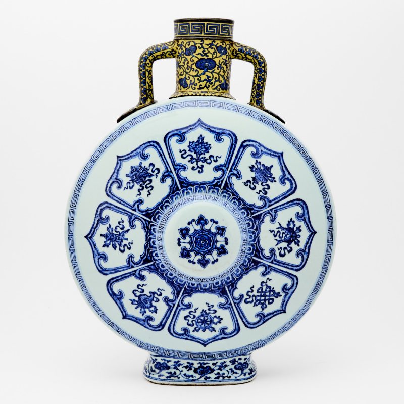 A Chinese Ming-Style Blue and White Porcelain Moon Flask, Bianhu - 图2