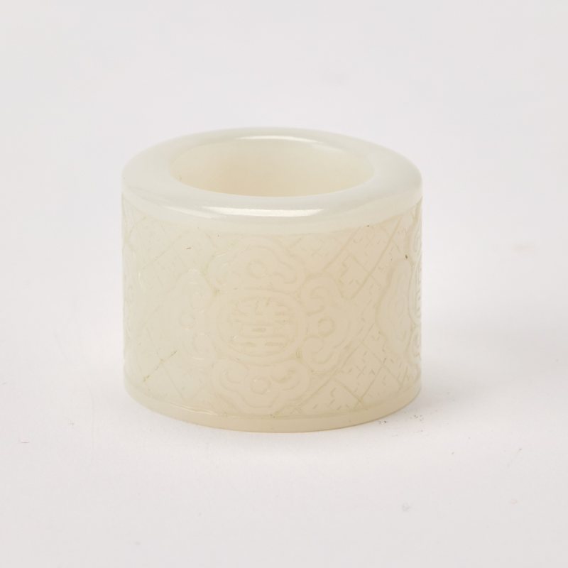 Three Chinese Carved Jade Thumb Rings - 图4