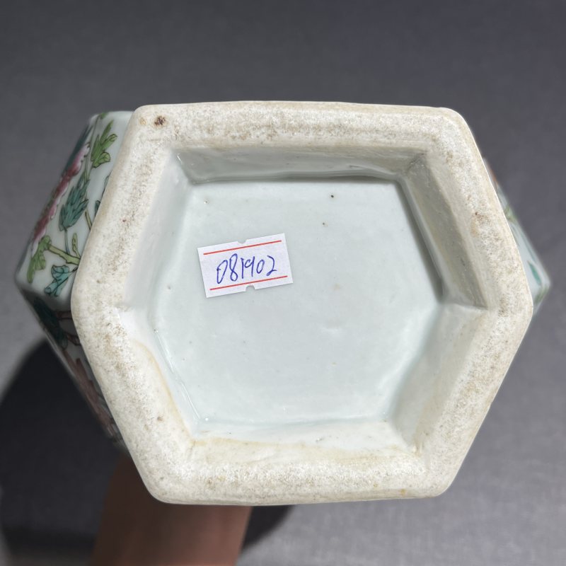 清中期粉彩四季花卉象耳瓶 - 图12