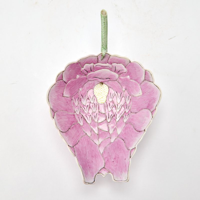 A Chinese Enameled Porcelain 'Lotus' Water Dropper - 图4