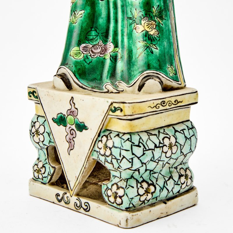 Two Chinese Famille Verte Porcelain Figures - 图5