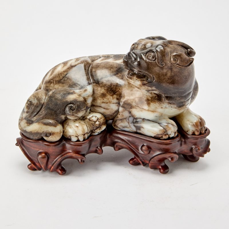 A Chinese Carved Mottled Jade Beast - 图2