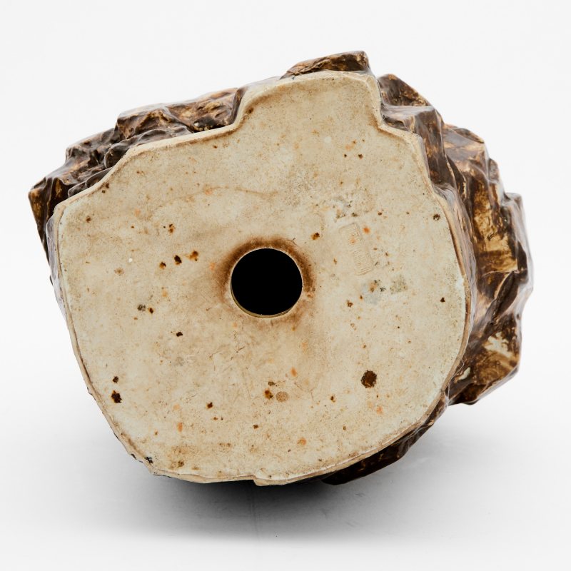 A Chinese Enameled Biscuit Porcelain Figure of a Luohan - 图5