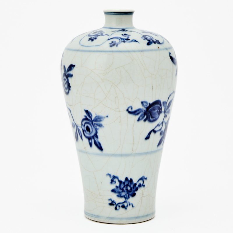 A Chinese Blue and White Ming-Style Porcelain Meiping - 图3