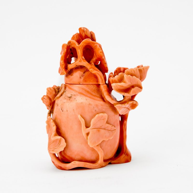 A Chinese Carved Coral Snuff Bottle - 图2