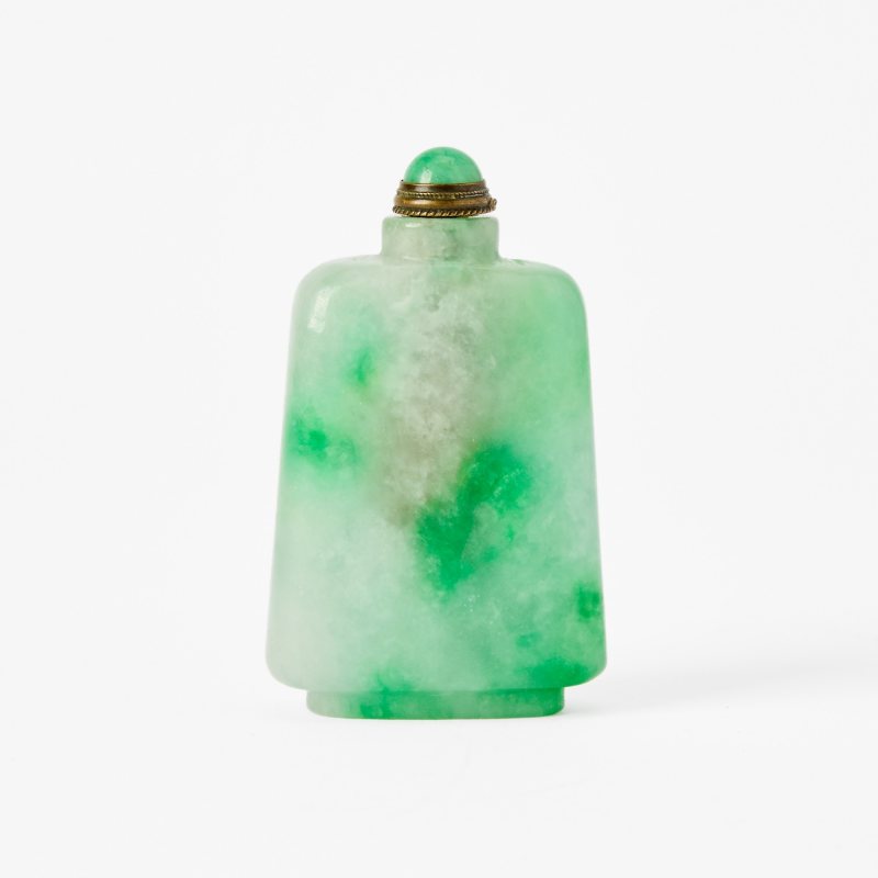 A Chinese Jadeite Snuff Bottle