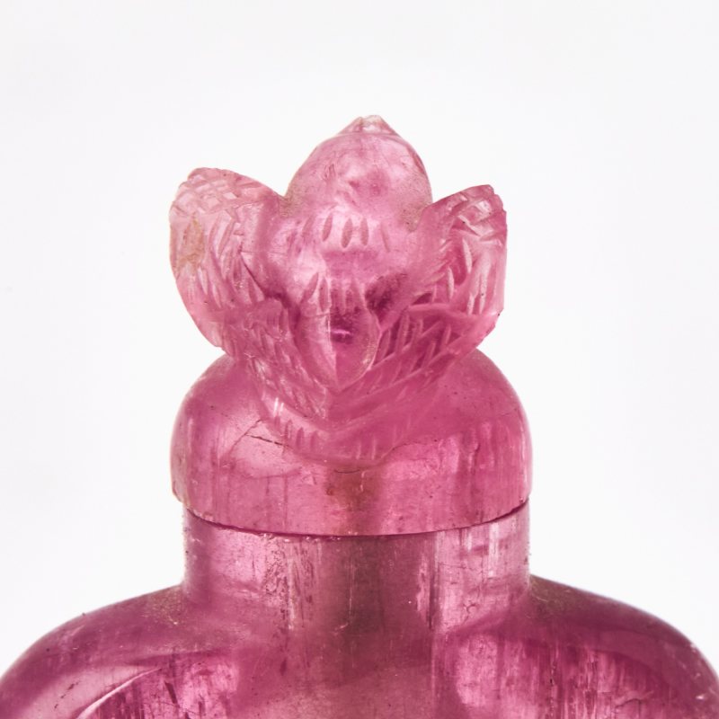 A Chinese Carved Pink Tourmaline Snuff Bottle - 图5