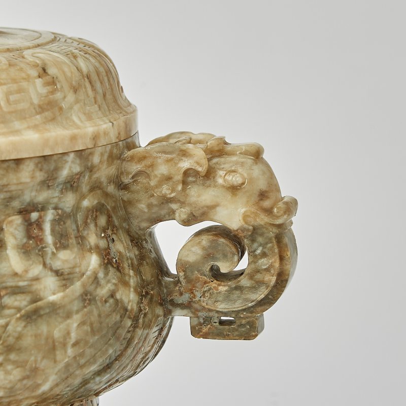 A Chinese Mottled Jade Archaistic Gui-Form Censer and Cover - 图2