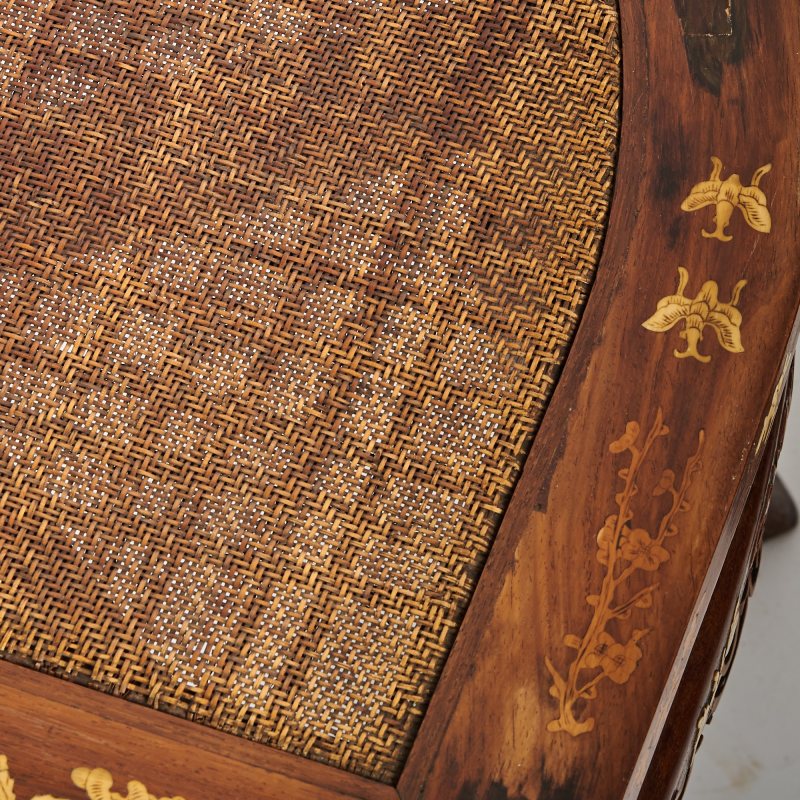 A Pair of Chinese Bone and Boxwood-Inlaid Tables - 图7