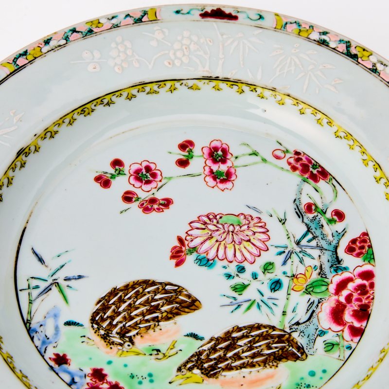 A Chinese Slip-Decorated Famille Rose Porcelain 'Quails' Dish - 图2