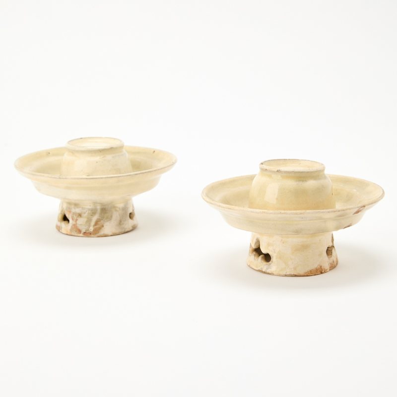 A Pair of Chinese Glazed Ceramic Cup Stands - 图2