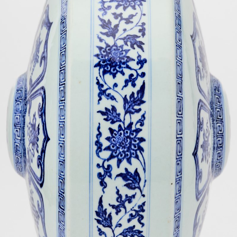 A Chinese Ming-Style Blue and White Porcelain Moon Flask, Bianhu - 图5