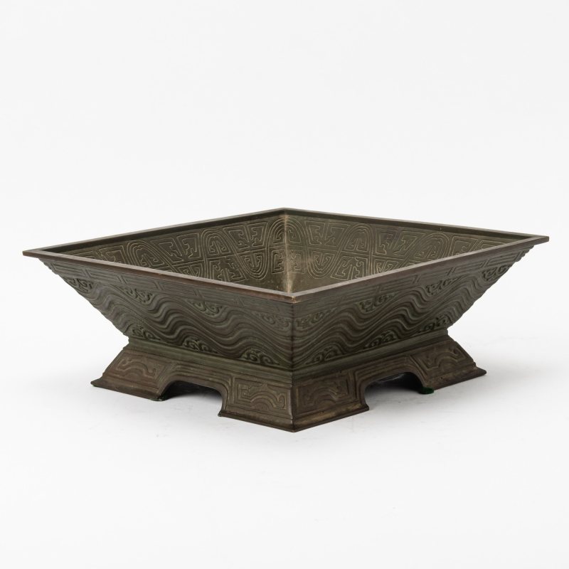 A Chinese Cast Bronze Square Censer - 图2