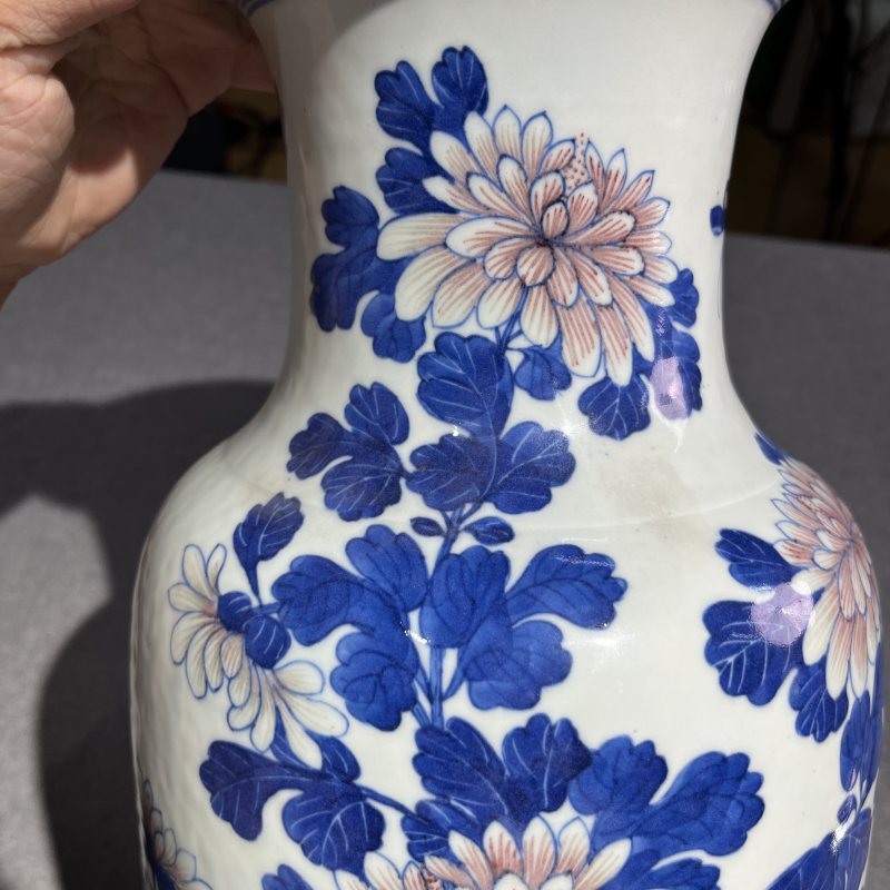 清中期青花釉里红花卉观音瓶 - 图8