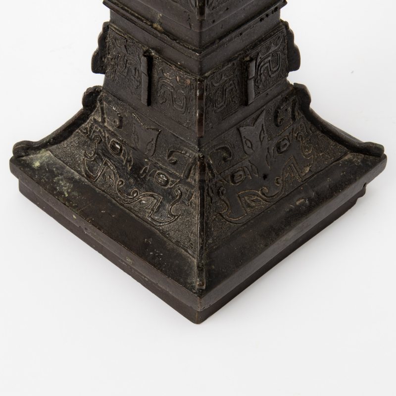 A Large Chinese Bronze Archaistic Gu-form Vase - 图6