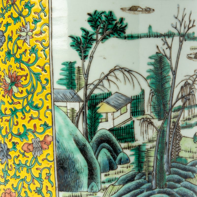 A Pair of Chinese Enameled Porcelain Rouleau Vases - 图3