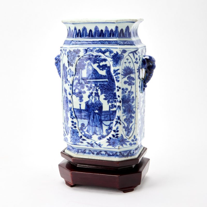 A Chinese Faceted Blue and White Porcelain Vase