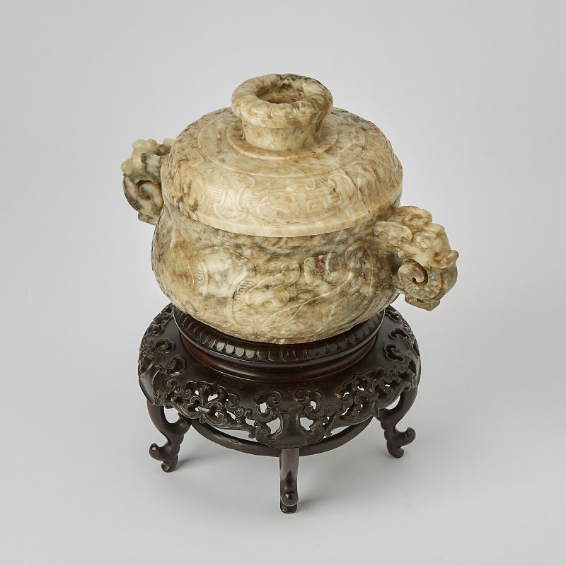 A Chinese Mottled Jade Archaistic Gui-Form Censer and Cover - 图5