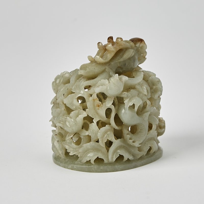 A Chinese Celadon Jade Finial - 图3
