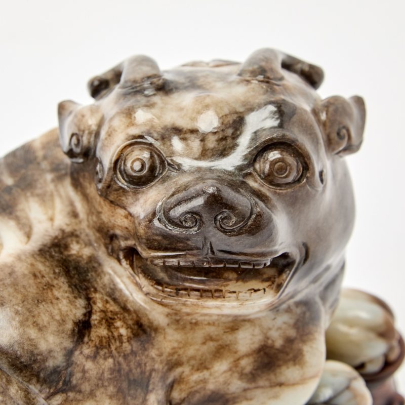 A Chinese Carved Mottled Jade Beast - 图5