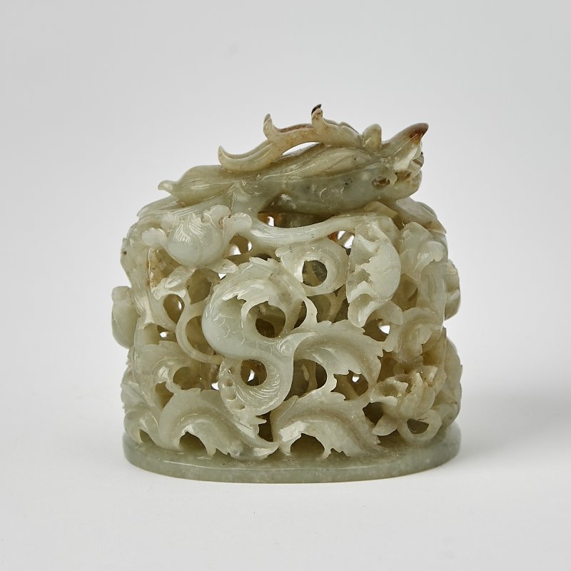 A Chinese Celadon Jade Finial - 图4