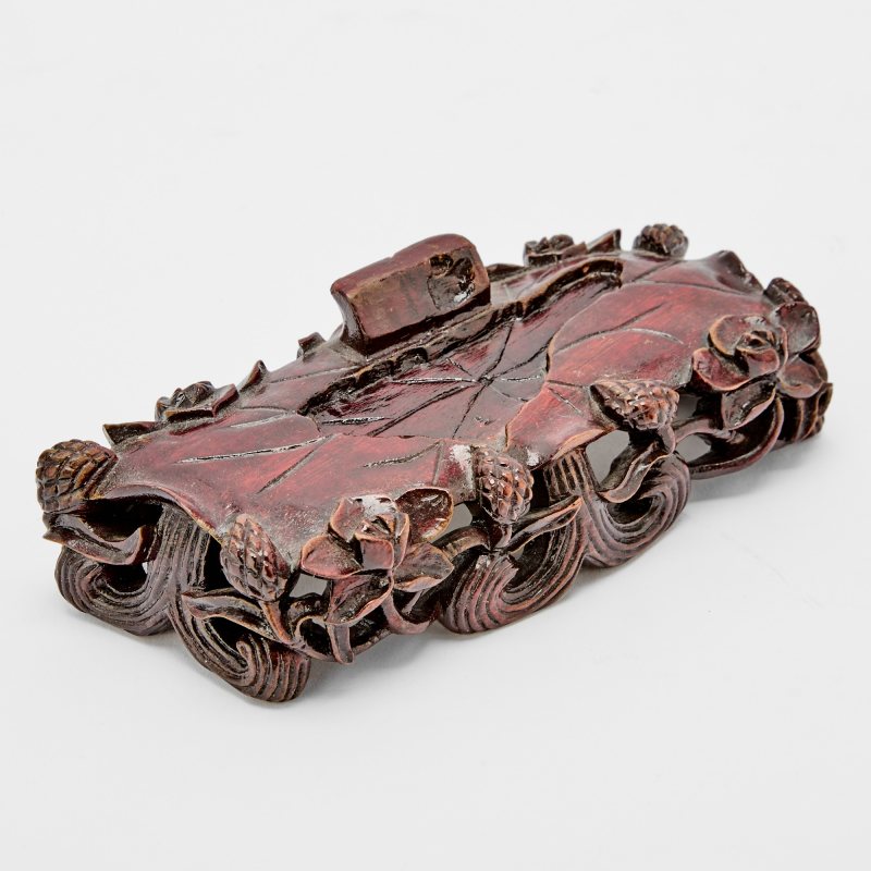 A Chinese Coral Carving of a Figural Group - 图5