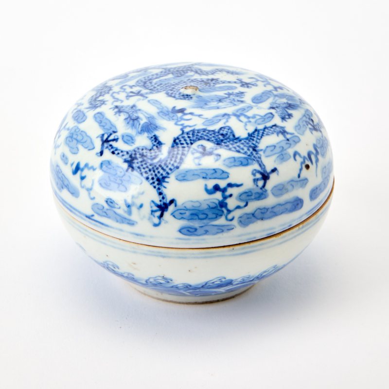 A Chinese Blue and White Porcelain Covered Paste Box