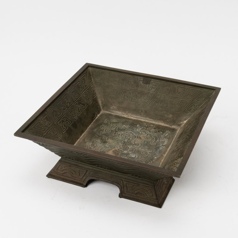 A Chinese Cast Bronze Square Censer - 图5