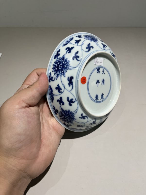 清康熙 青花缠枝莲纹盘 - 图5