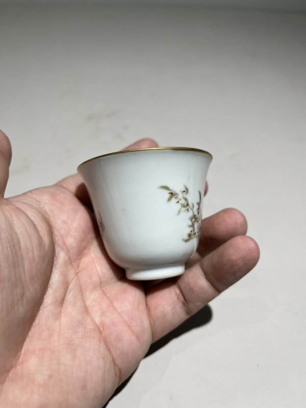 清光绪 浅绛彩折枝兰花纹小杯 - 图4