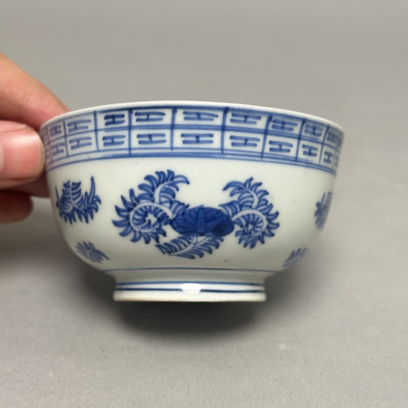 清早期 青花花卉纹碗一对 - 图4