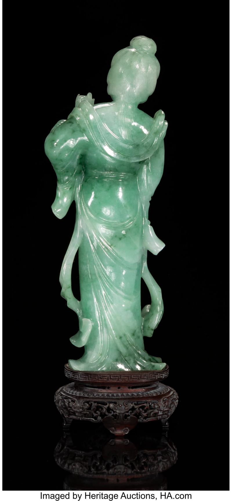 A Chinese Carved Jadeite Figure of a Meiren with Stand - 图4